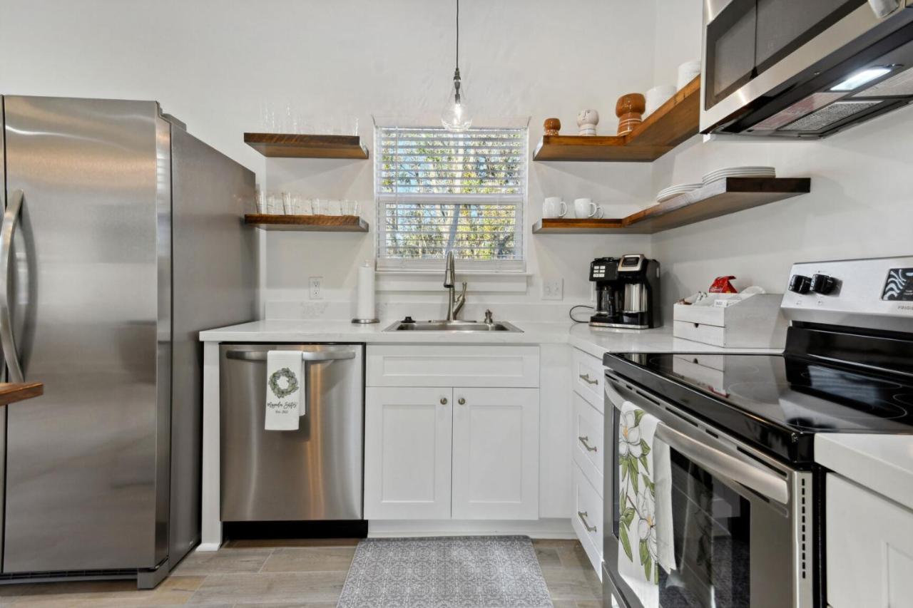 Cozy Vacation Rental In Old Town Bay St Louis Close To Beach, Bars, And Dining Bay St. Louis Exterior photo
